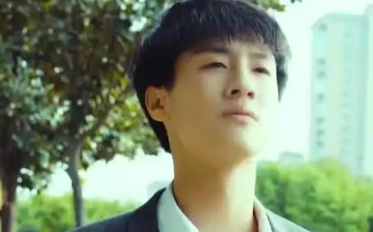 《总裁的贴身超级强兵》：霸道总裁爱上我？不，是爱上他的守护神！全程高能燃爆